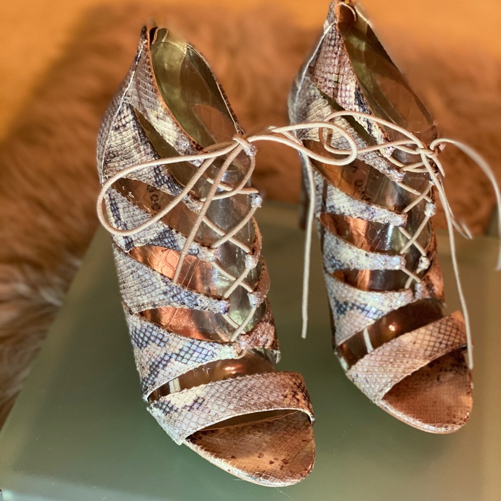 Madden Girl “Raceyyy” Dress Pump